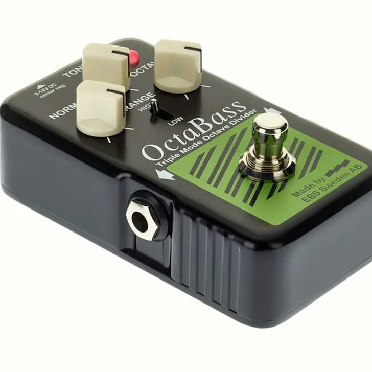 EBS Octabass Blue Label 2020 Review: Haal het maximale uit je gitaar