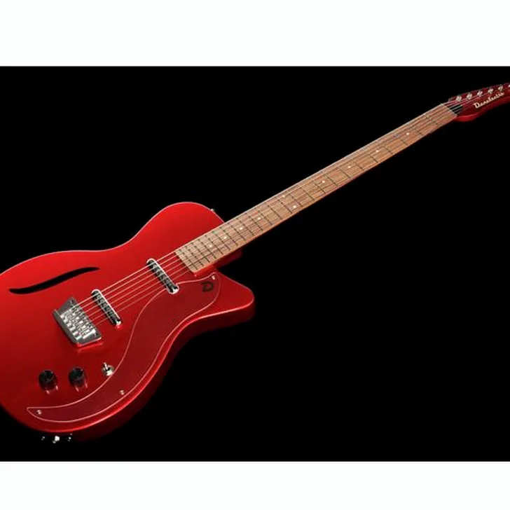 Elektrische gitaar review Danelectro 56 Vintage Baritone Red Metal