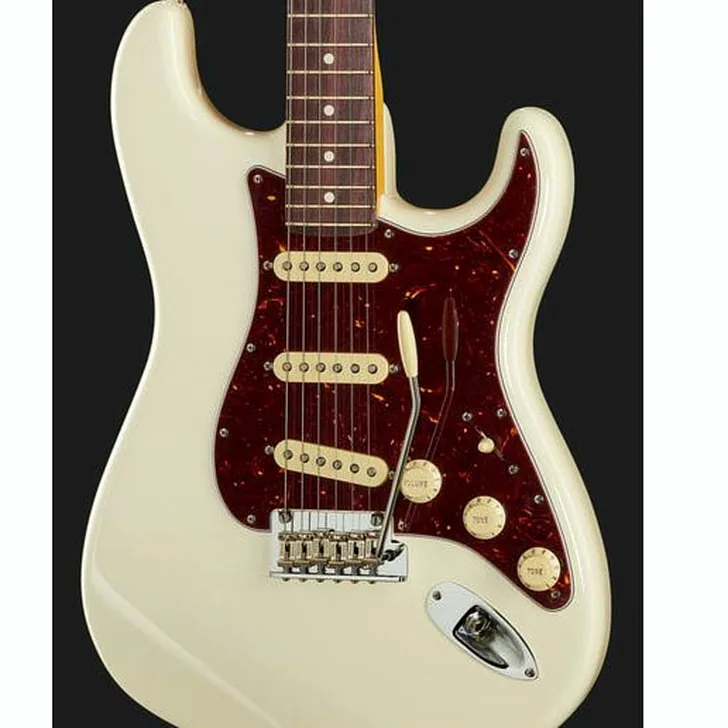 Elektrische gitaar review Fender AM Pro II Strat OWT