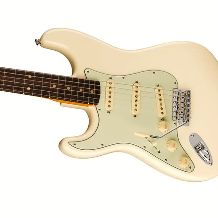 Elektrische gitaar review Fender AV II 61 STRAT LH RW OWT