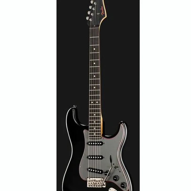 Elektrische gitaar review Fender MIJ LTD Hybrid II Strat Noir