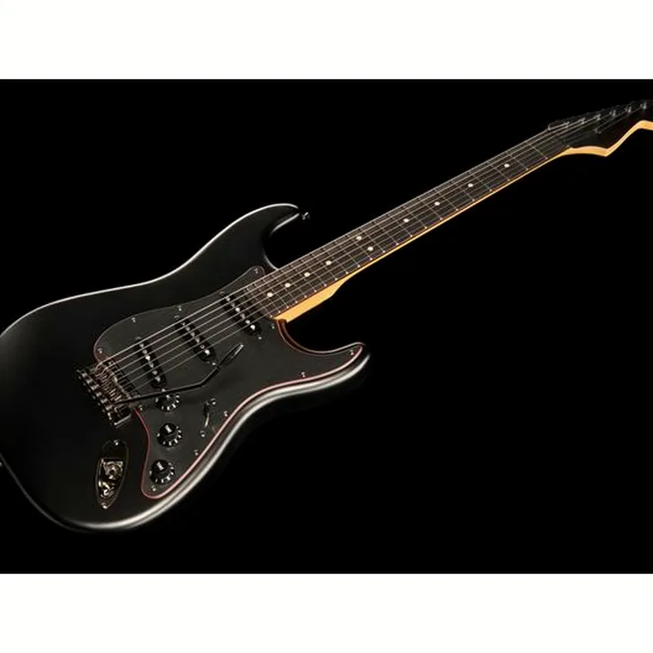 Elektrische gitaar review Fender MIJ LTD Hybrid II Strat Noir