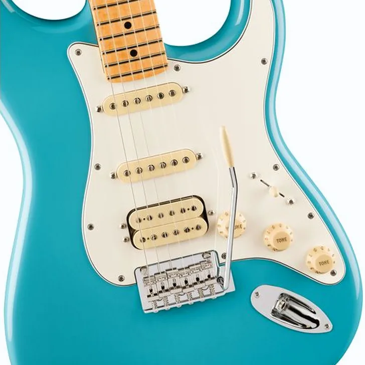 Elektrische gitaar review Fender Player II Strat HSS MN AQB