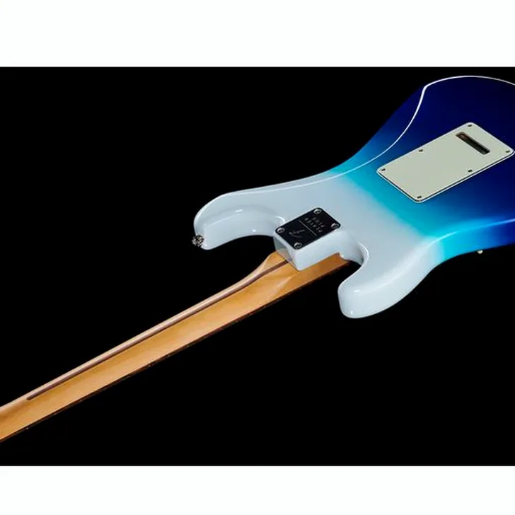 Elektrische gitaar review Fender Player Plus Strat HSS BLB