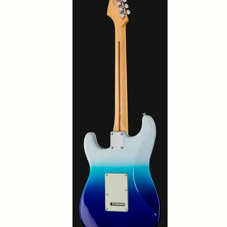 Elektrische gitaar review Fender Player Plus Strat HSS BLB