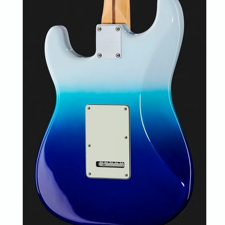 Elektrische gitaar review Fender Player Plus Strat HSS BLB