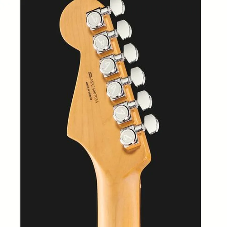 Elektrische gitaar review Fender Player Plus Strat HSS SVB