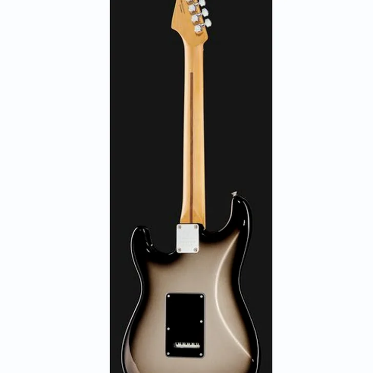Elektrische gitaar review Fender Player Plus Strat HSS SVB