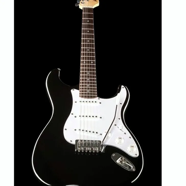 Elektrische gitaar review Harley Benton ST-20 BK Standard Series