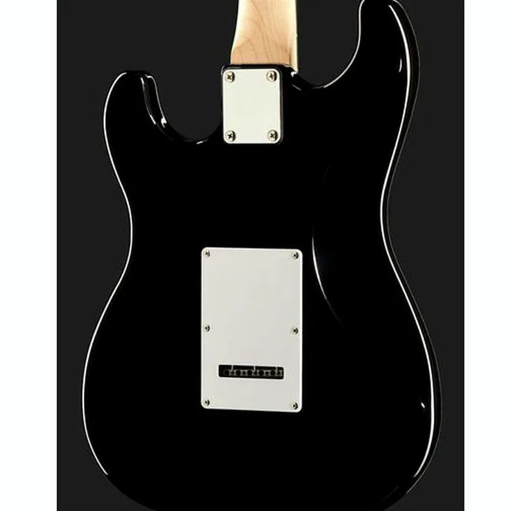 Elektrische gitaar review Harley Benton ST-20 BK Standard Series