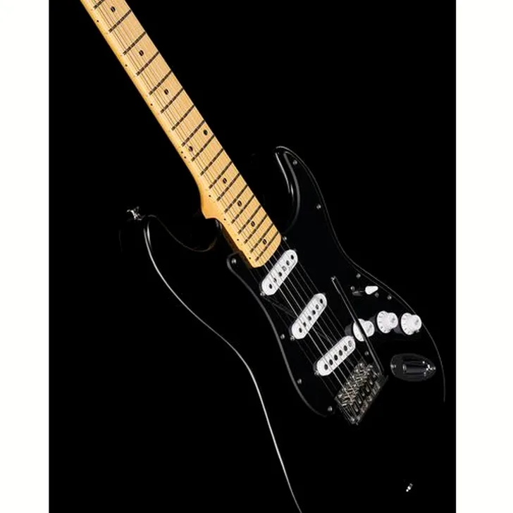 Elektrische gitaar review Harley Benton ST-57DG Black Tribute