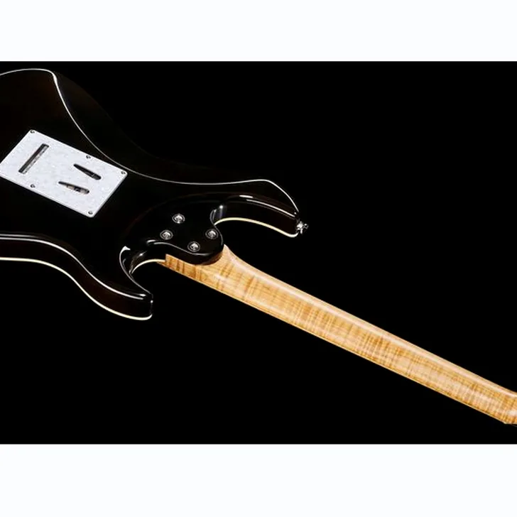 Elektrische gitaar review Harley Benton ST-Modern Plus MN HSS LH FBB