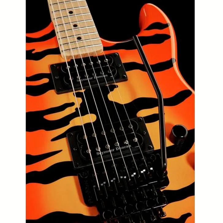 Elektrische gitaar review Kramer Guitars Pacer Vintage OB Tiger