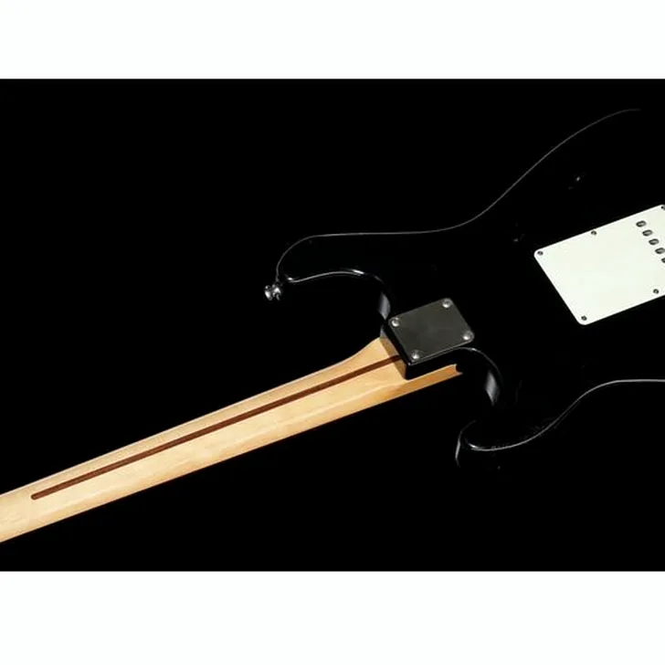 Elektrische gitaar review Maybach Stradovari S61 Black W Guard A