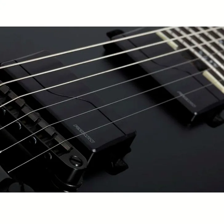 Elektrische gitaar review Schecter E-1 SLS Evil Twin SBK