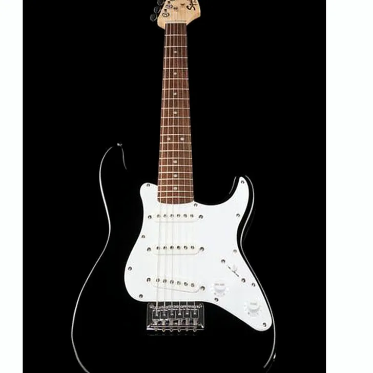 Elektrische gitaar review Squier Mini Strat V2 BK IL