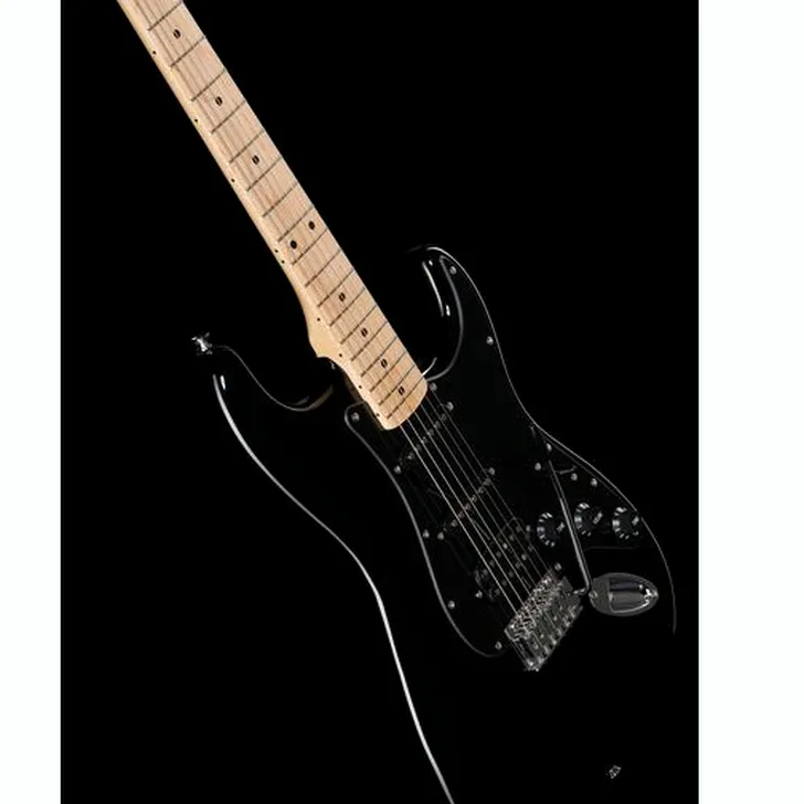 Elektrische gitaar review Squier Sonic Strat HSS Black
