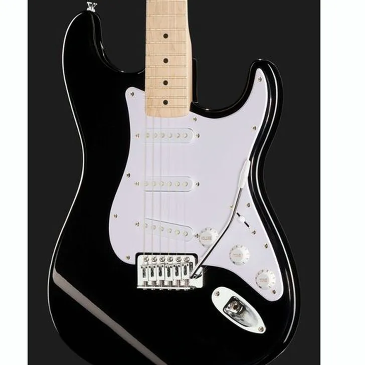 Elektrische gitaar review Squier Sonic Strat MN Black