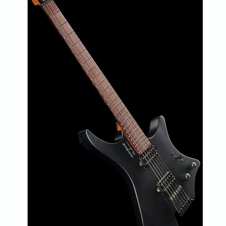 Elektrische gitaar review Strandberg Boden Essential 6 BK Granite