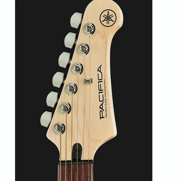 Elektrische gitaar review Yamaha Pacifica 112V UBL RL