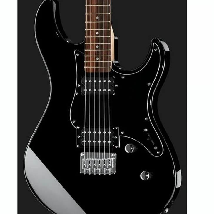 Elektrische gitaar review Yamaha Pacifica 120H BK