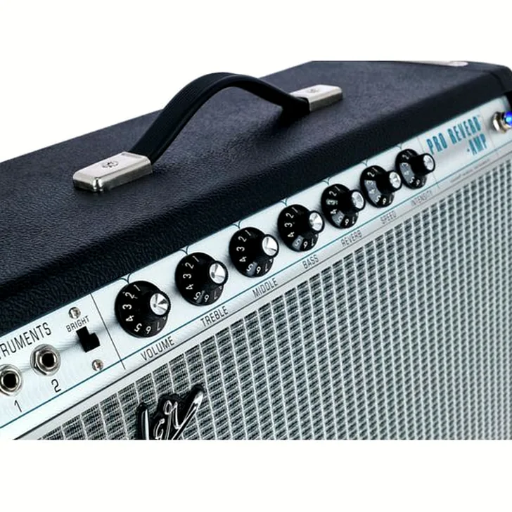 Fender 68 Custom Pro Reverb Review: De Stilste Amp voor Slaapkamergitaristen?