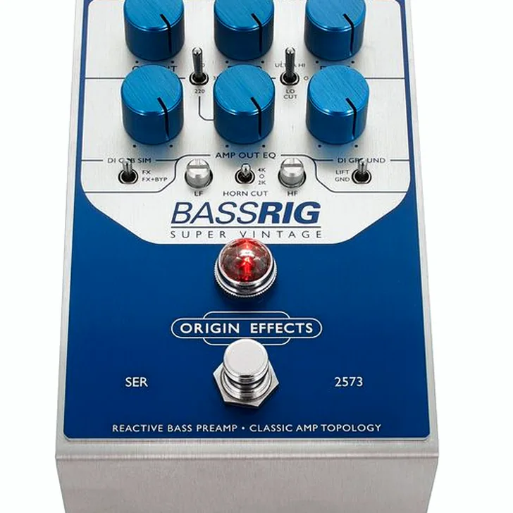 Hoe presteert de Origin Effects Bassrig Super Vintage in de studio? (Review)