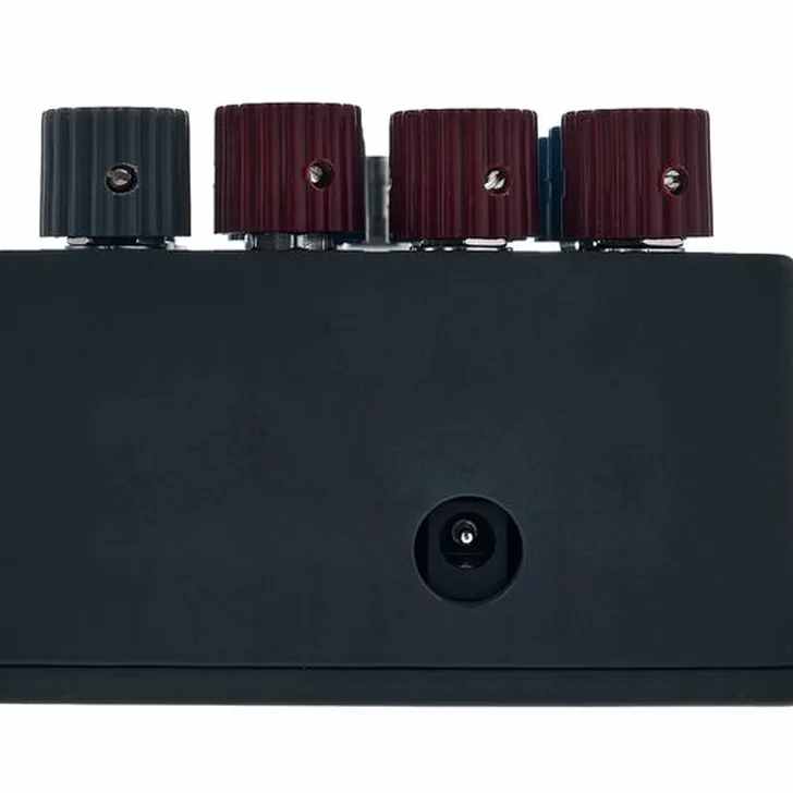 JHS Pedals Colour Box V2 10 Preamp / EQ Review: Alle voor- en nadelen op een rij