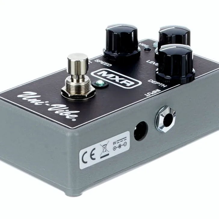 MXR M68 Uni-Vibe Bundle PS A1 RB Review: De ultieme soundcheck
