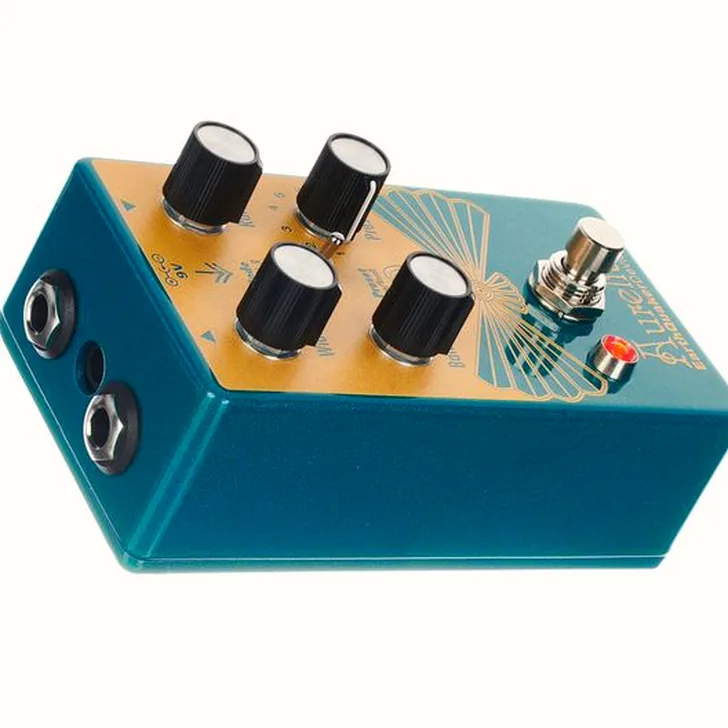 Uitgebreide EarthQuaker Devices Aurelius Tri-Voice Chorus Review: Het ultieme gitaarpedaal?