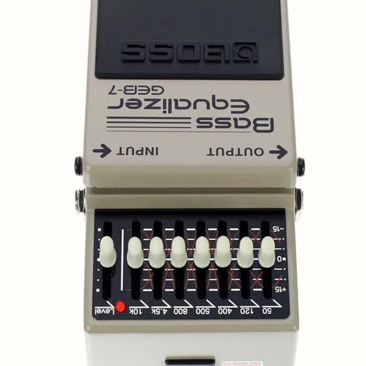 Waarom de Boss GEB-7 Bass Equalizer je pedalboard compleet maakt